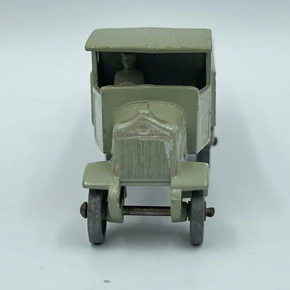 Matchbox Yesteryear Y6- AEC 'Y' Type Lorry 'OSRAM LAMPS' In Type 'A'  (MINT)